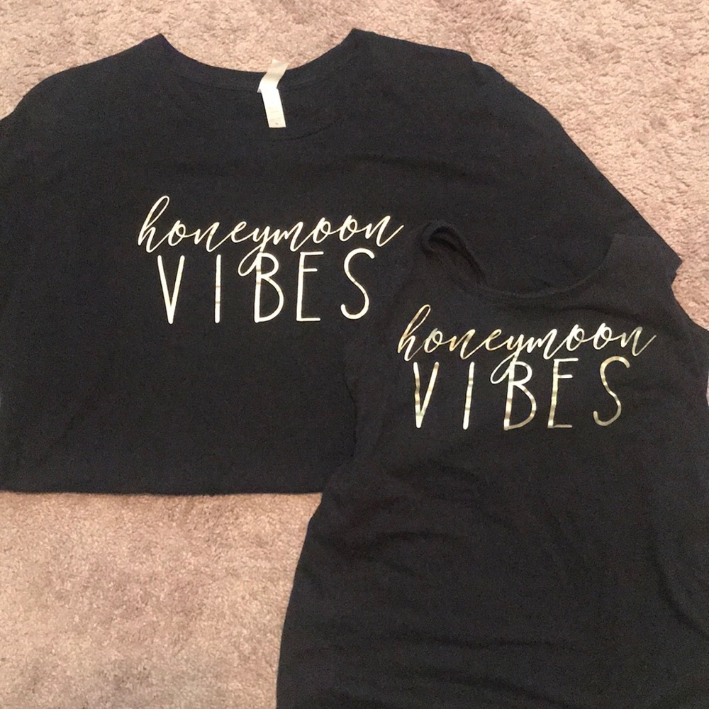 Mr and Mrs Honeymoon Vibes T-shirts